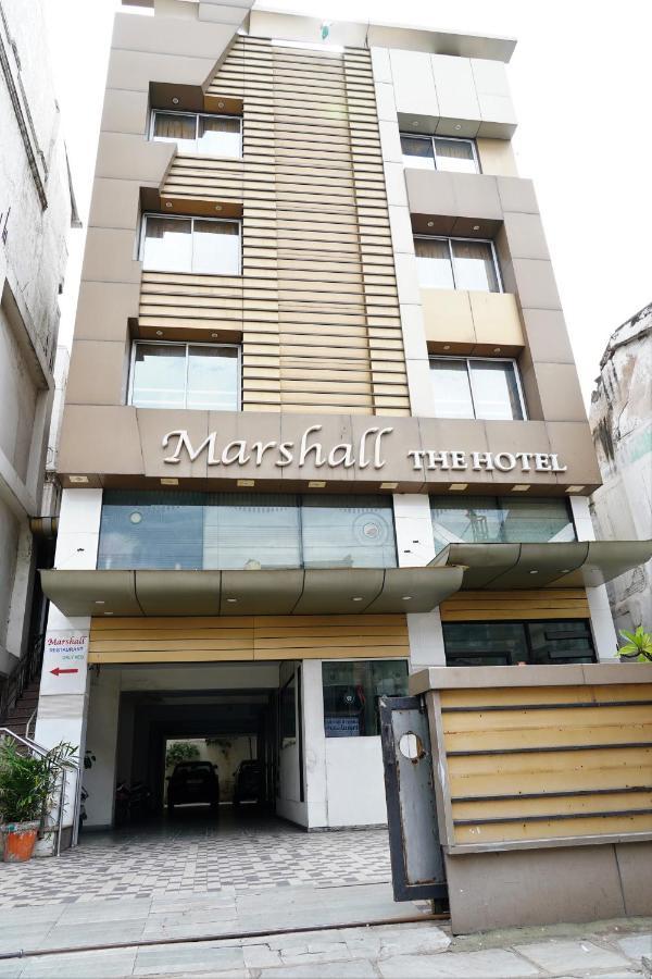 Marshall The Hotel Ахмедабад Екстериор снимка