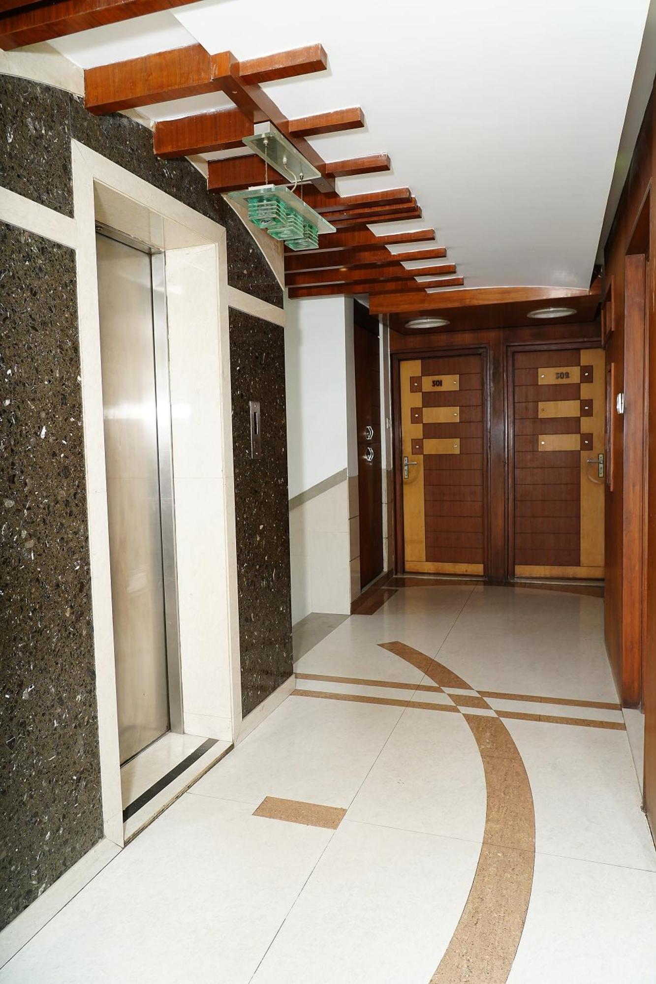 Marshall The Hotel Ахмедабад Екстериор снимка